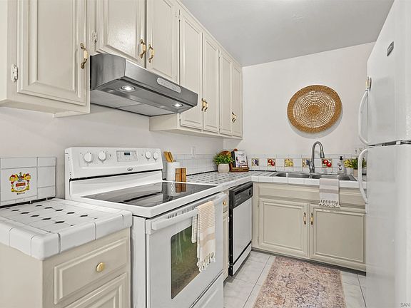 3rd image of 1725 Regency Way Unit C