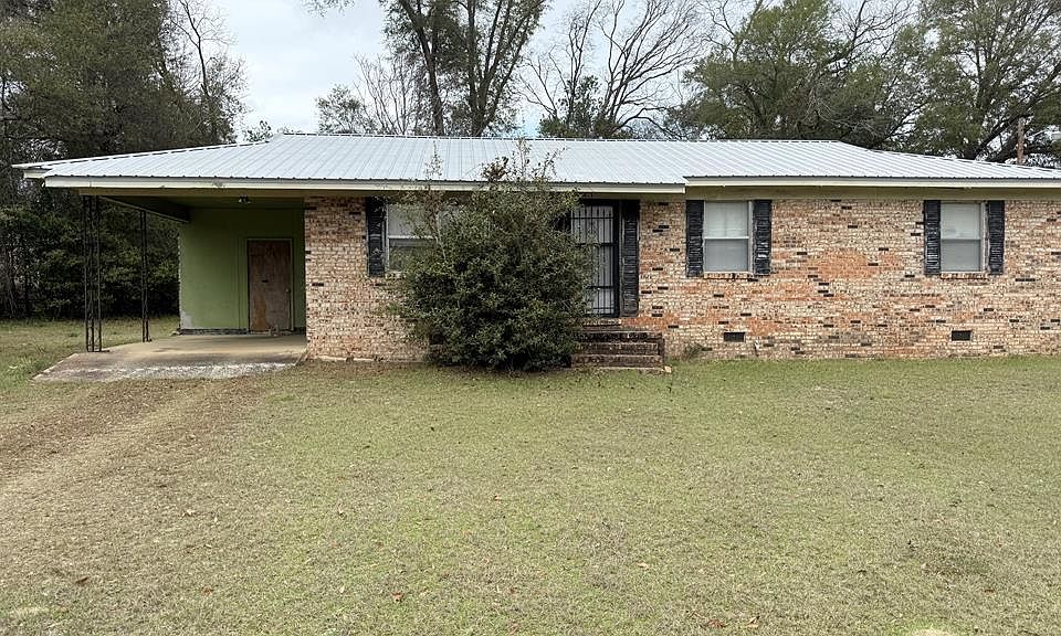 1st image of 43 Robbinson St