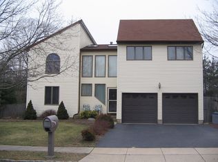 6 Pullman Loop, Dayton, NJ 08810