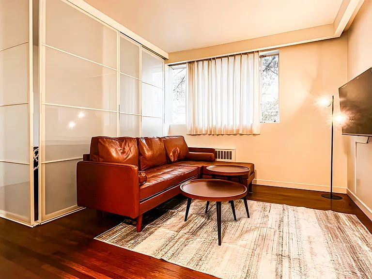 1925 Nelson St #2 — Photo 8
