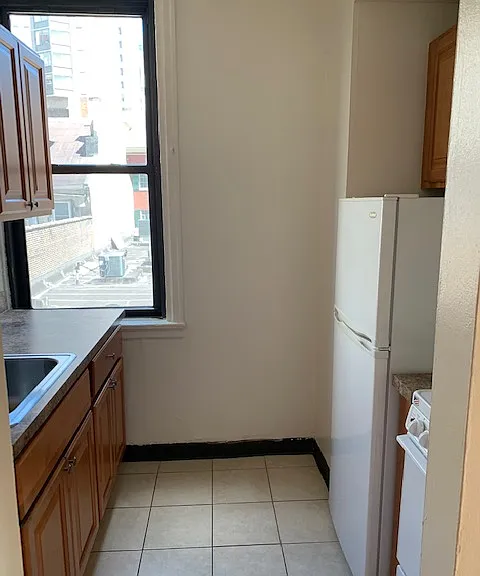 01 FP- 593 sq. feet-