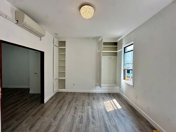 5th image of 152 Graham Ave APT 2