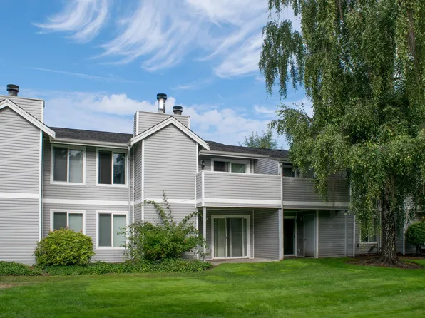 Crowne Pointe Apartments