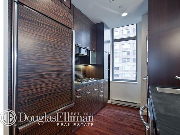 4th image of 101 W 24th St APT 11D