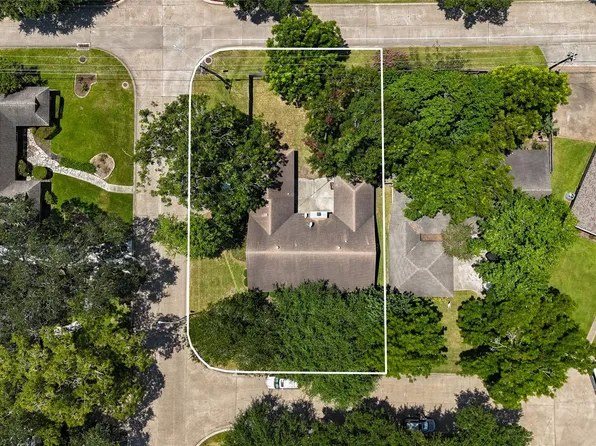 1103 Pecan Cir, Seabrook, TX 77586