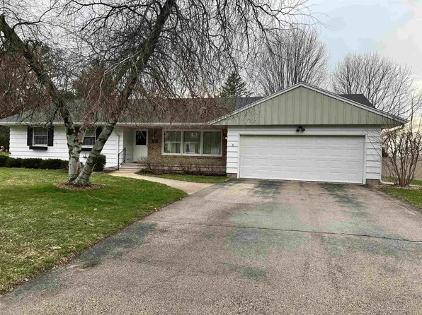 238 Woodland Court, Lake Mills, WI 53551