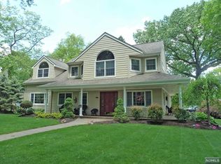 249 Monroe Ave, Paramus, NJ 07652