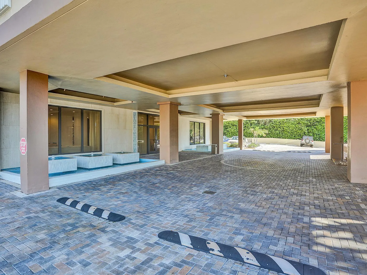 2 bed, 2.0 bath, 1160 sqft, $3,200 — Photo 4