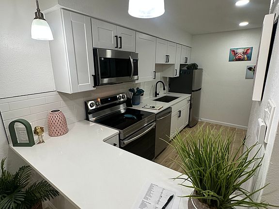 2nd image of 2544 Hondo Ave #A121dc29a