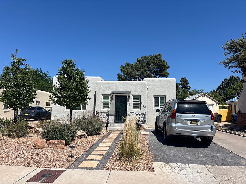 1st image of 524 Hermosa Dr NE