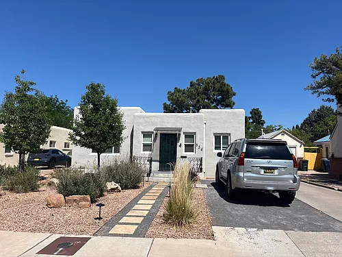 524 Hermosa Dr NE Photo 1