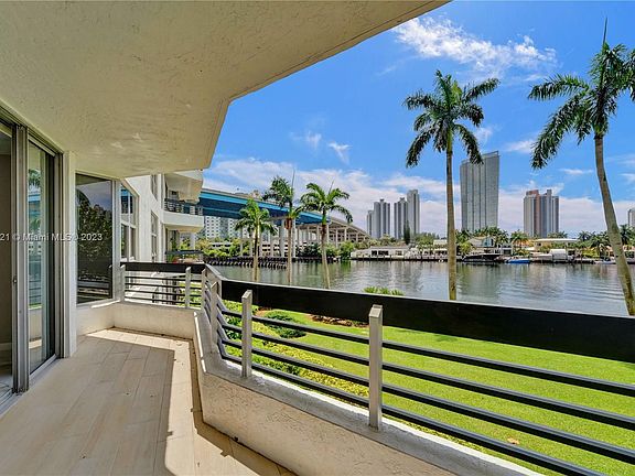 4th image of 19195 Mystic Pointe Dr APT 207