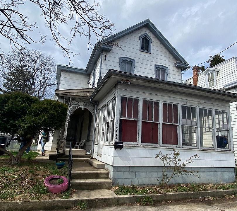 2nd image of 539 S 2nd St