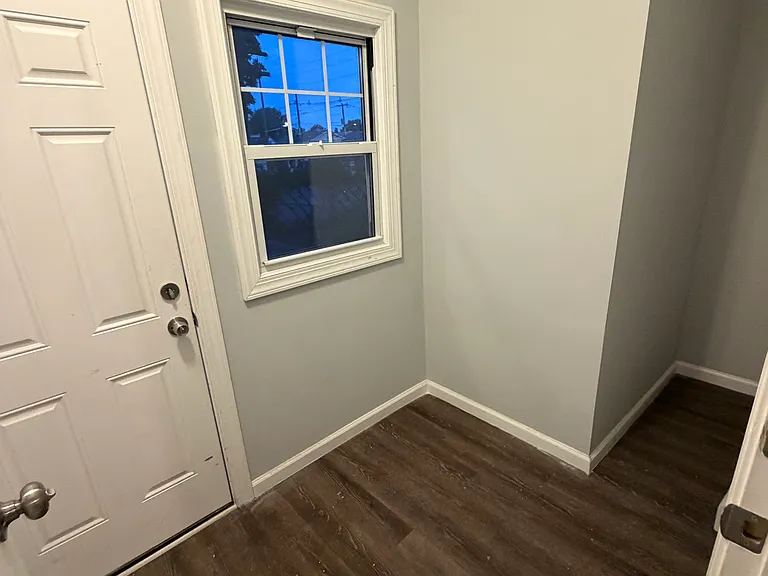 458 Livingston St #1 — Photo 7