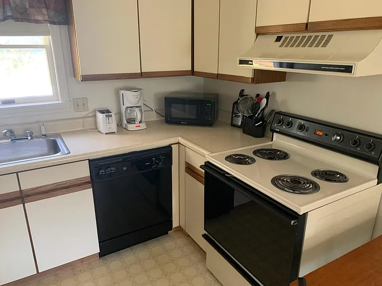 844 State St #39 — Photo 4