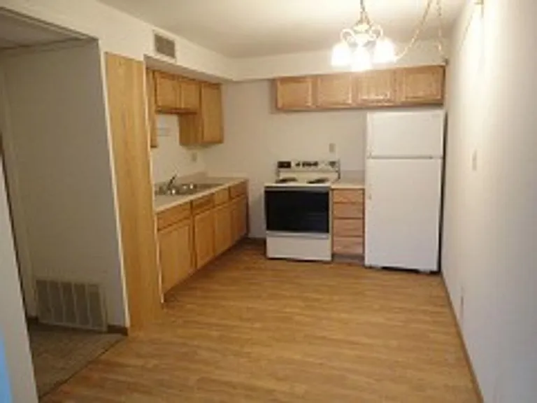 507 S Grand Ave — Photo 1