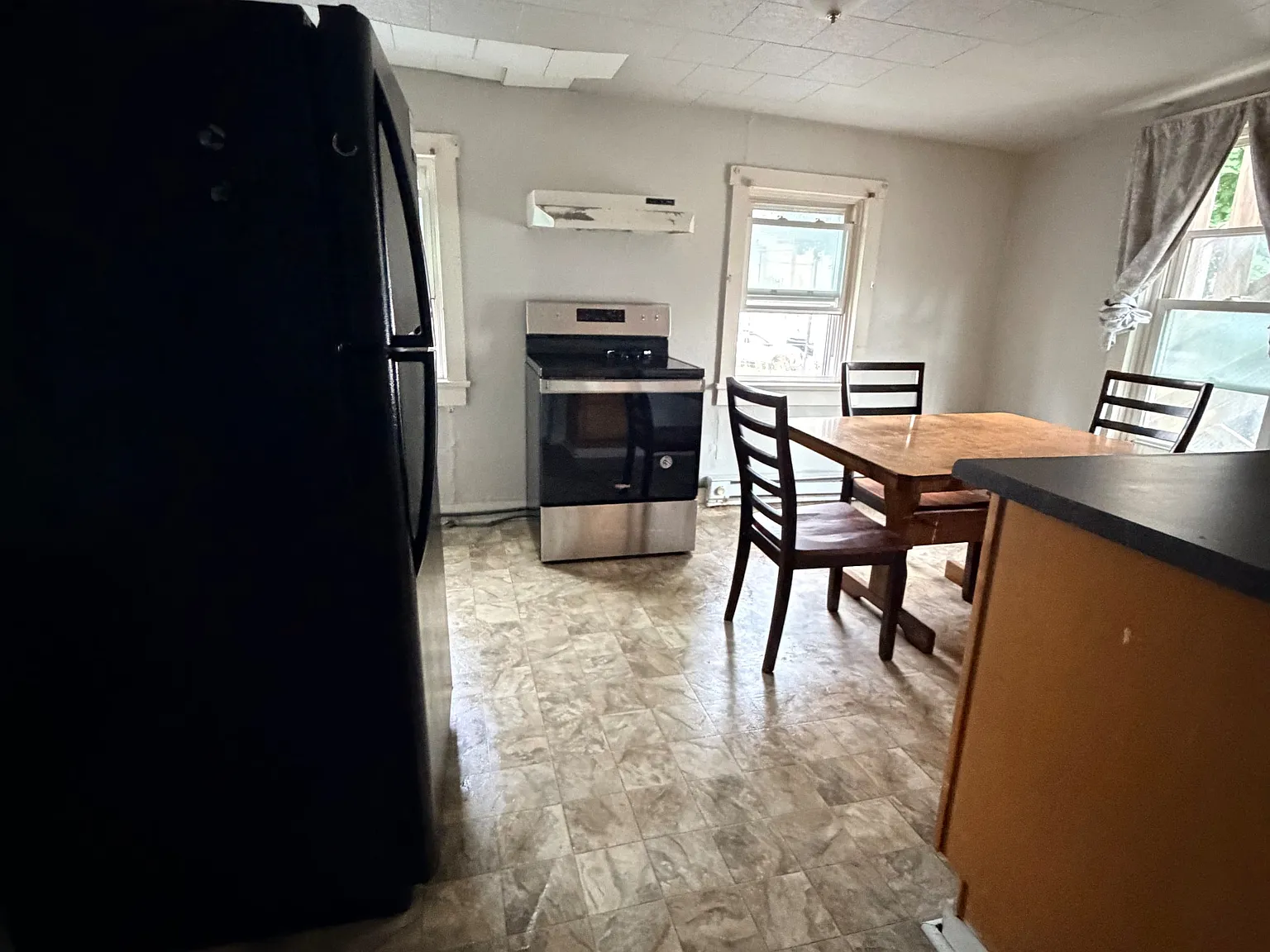 2 bed, $1,100 — Photo 3