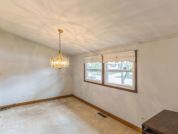 3rd image of 454 Estate Dr