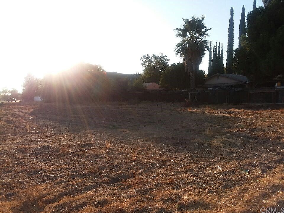 1st image of 815 Sunrise Ave