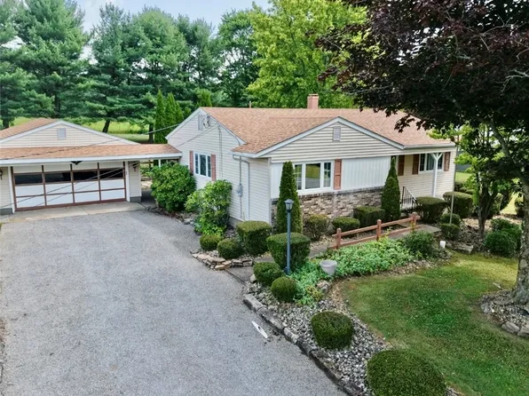 440 Glenda Dr, Beaver Falls, PA 15010