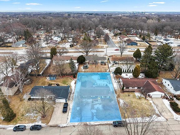 3rd image of 1945 Everbreeze Rd