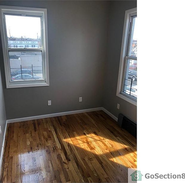 2nd image of 127 Dongan St #2