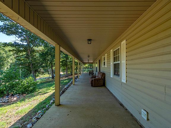 4th image of 219 Oak Valley Dr