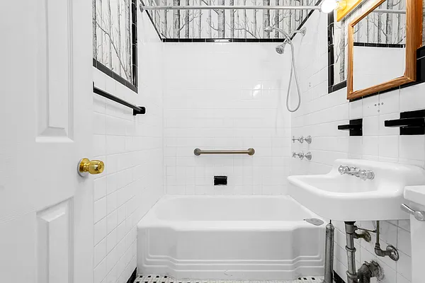 Rented by Brownstone Property Group | media 3