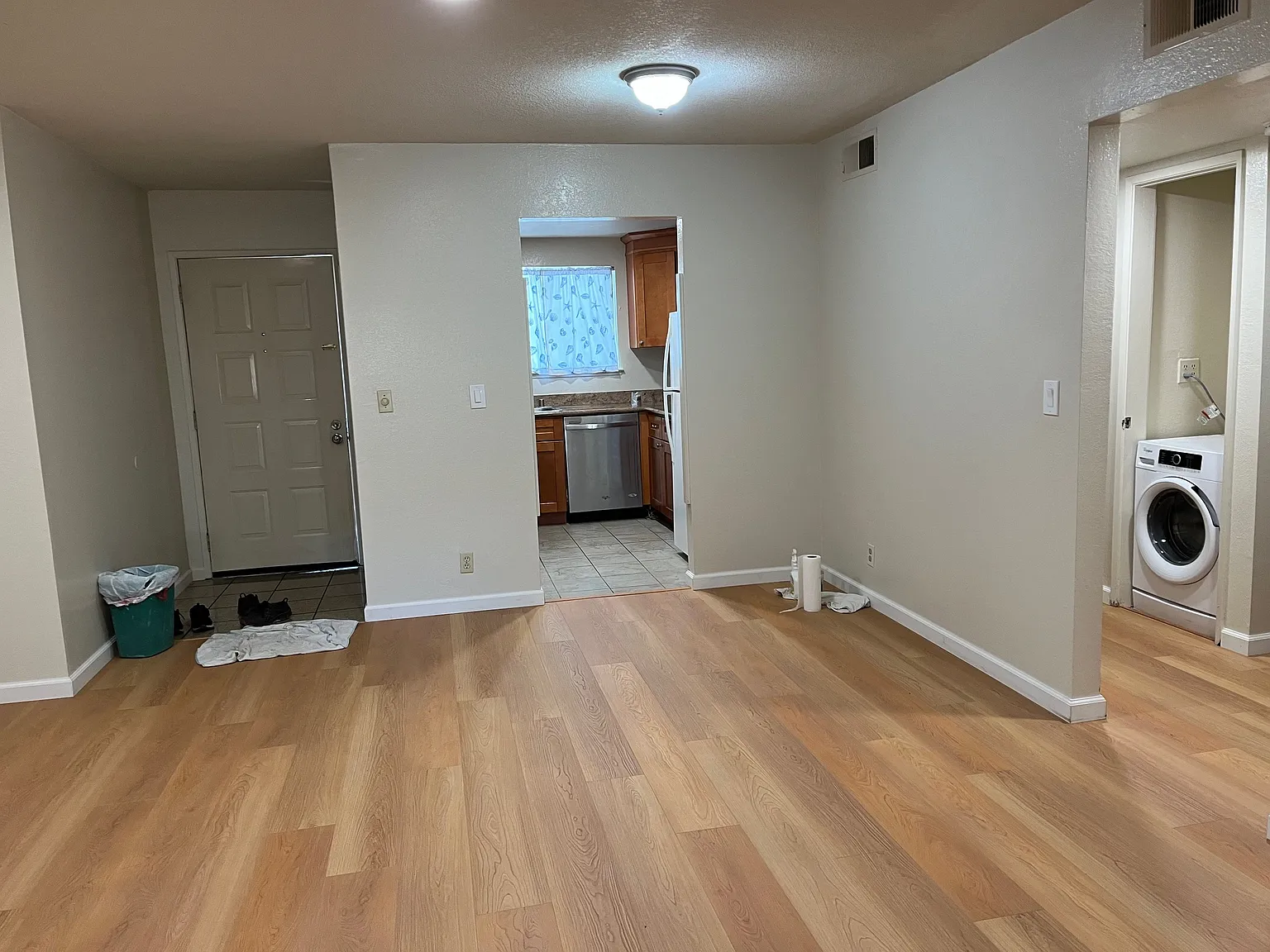 2 bed, 853 sqft, $3,125 — Photo 3