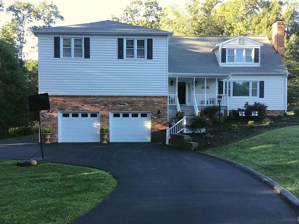 1st image of 102 Meadowridge Dr