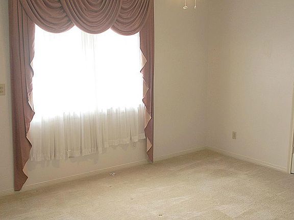 5th image of 2822 S Peach Hollow Cir