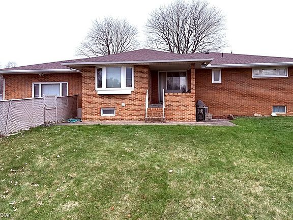 2nd image of 2215 Knollwood Ave