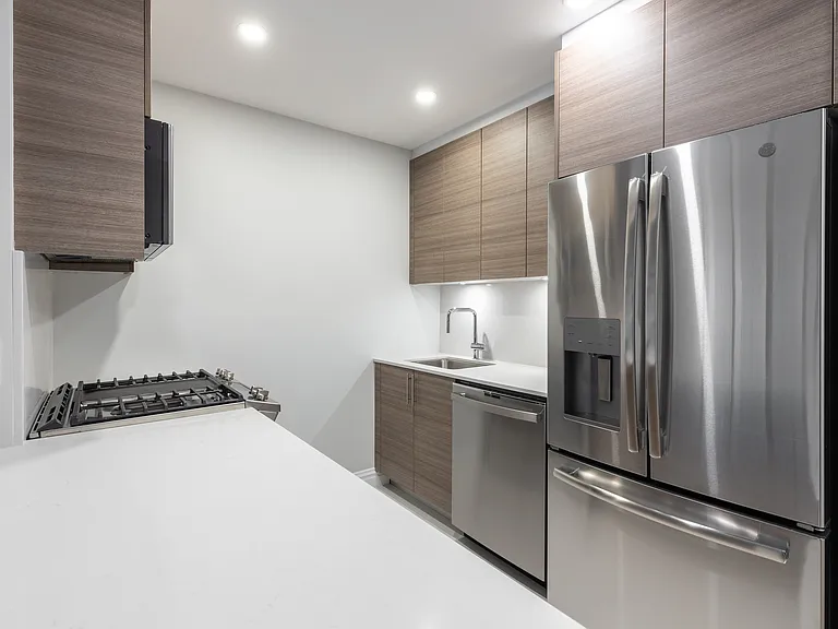 235 W 48th St #14J — Photo 8