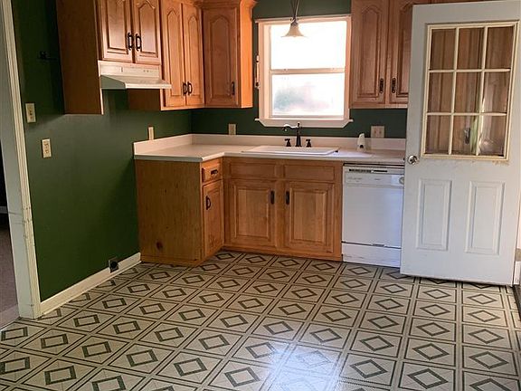 2nd image of 413 Hibernia Pl