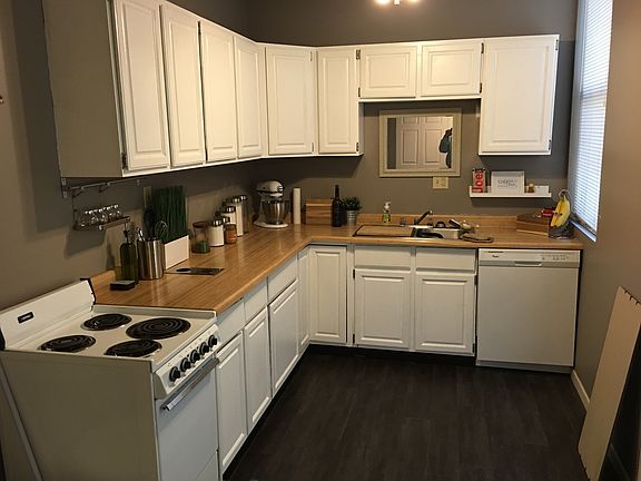3rd image of 4166 Forest Ave #1