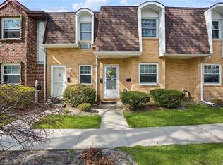 14 Glen Hollow Dr APT E12, Holtsville, NY 11742