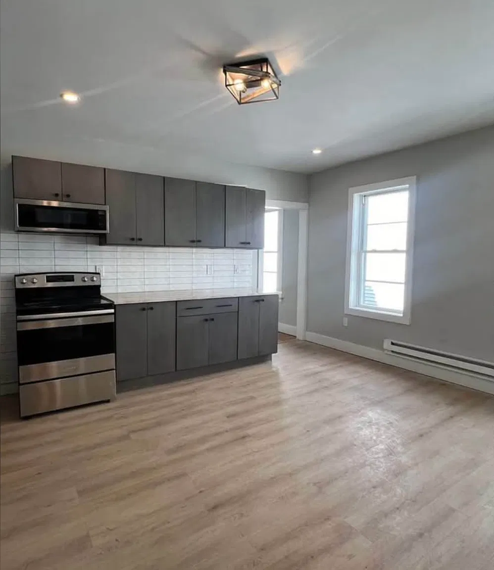 2 bed, 1050 sqft, $1,800 — Photo 1