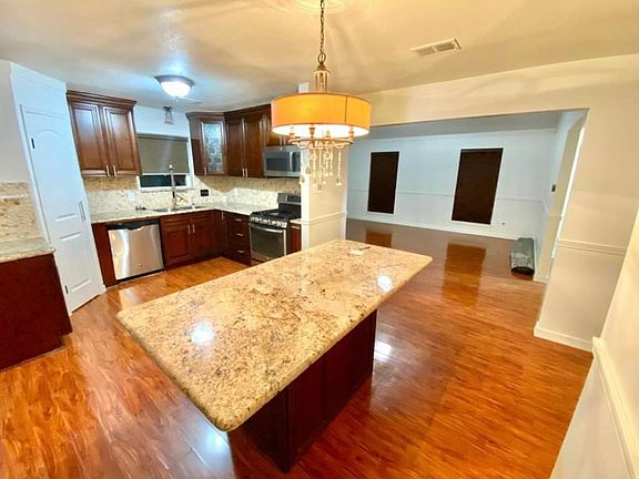 3rd image of 8723 Kirkmont Dr