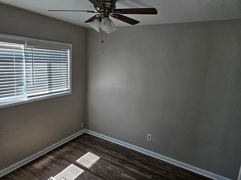 **.5218-5224 Imperial Ave. — Photo 7