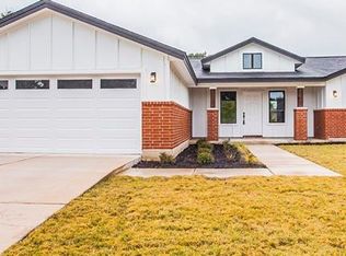 21716 Ticonderoga Ave, Lago Vista, TX 78645