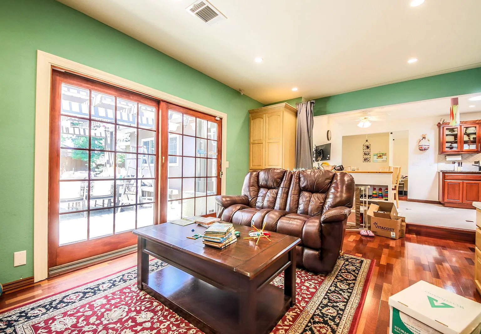 4 bed, 1802 sqft, $5,300 — Photo 1