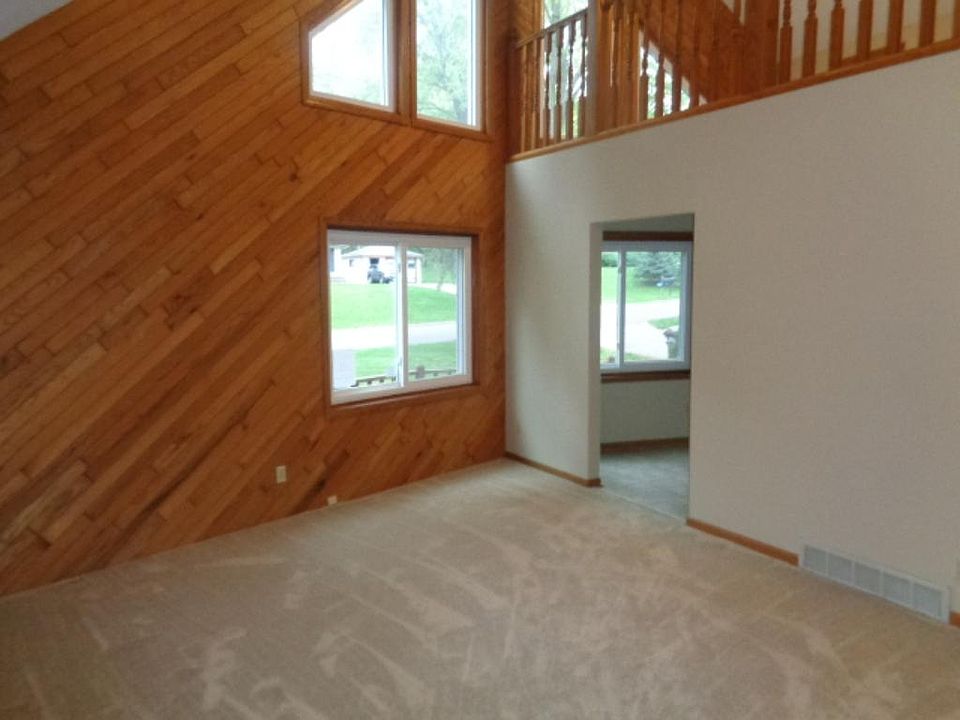 1st image of 2376 Grospoint Ave N