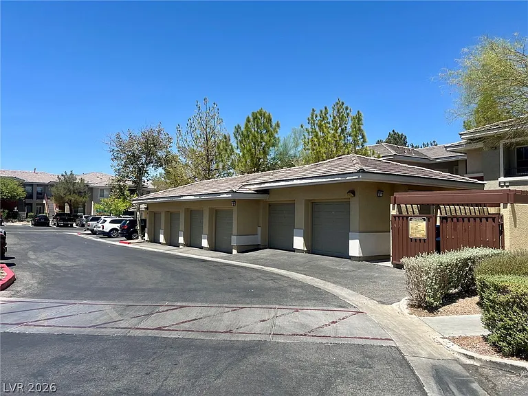 912 Duckhorn Ct #203 — Photo 3