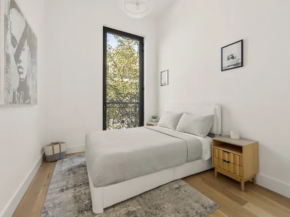 24 Belvedere Street image 20 of 27