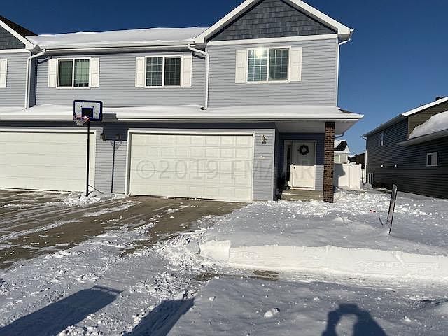 1st image of 928 30th Ave W