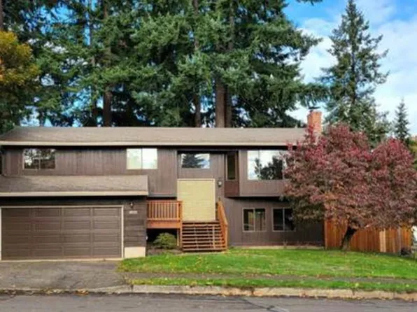 18125 Helms Ct, Sandy, OR 97055