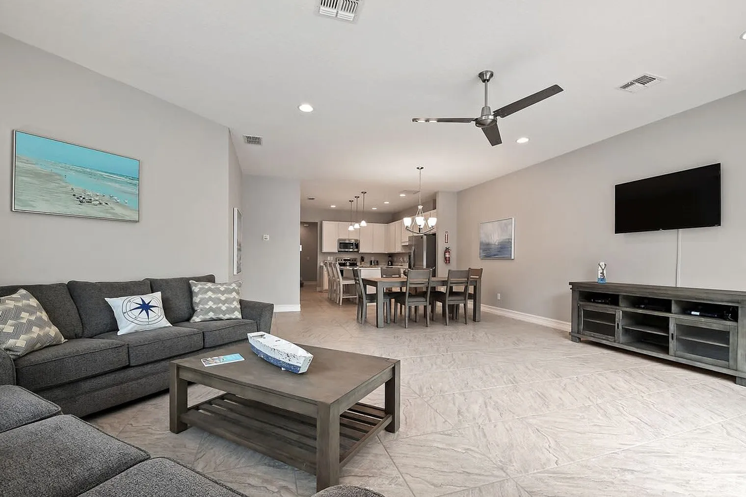 5 bed, 4.0 bath, $5,842 — Photo 1