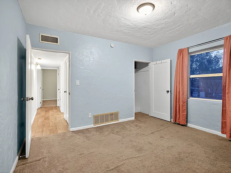 E Hedrick Dr — Photo 11
