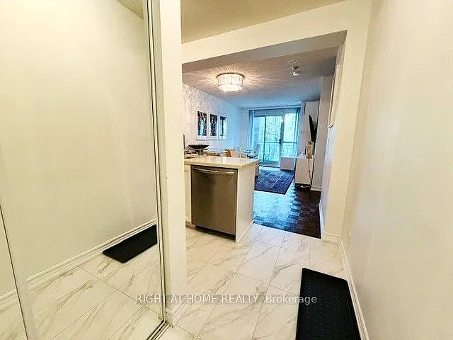 38 Fontenay Ct — Photo 4