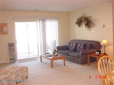2nd image of 6577 Clover Ct SE